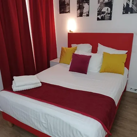 Hotel De Bordeaux 2*